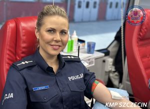 Policjanci z KMP w Szczecinie oddali krew w ramach akcji „100 litrów krwi na 100-lecie kobiet w Policji”