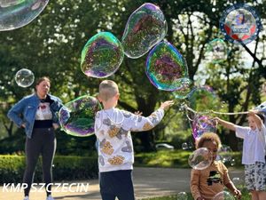 Festyn &quot;Bezpieczna Droga do Lata&quot; na Jasnych Błoniach oficjalnie rozpoczął wakacje w Szczecinie