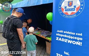Szczecińscy funkcjonariusze na Jarmarku Jakubowym – czuwają nad bezpieczeństwem i promują służbę w Policji