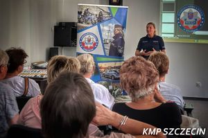 Seniorze, nie daj się oszukać! – policyjne spotkanie profilaktyczne w Pogorzelicy