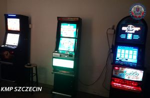 Policjanci z funkcjonariuszami KAS zlikwidowali kolejny nielegalny salon gier