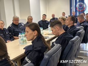 Komendant Miejski Policji w Szczecinie spotkał się z nowo przyjętymi funkcjonariuszami