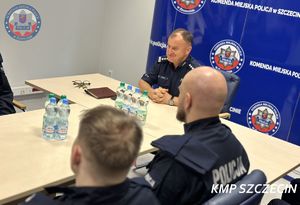 Komendant Miejski Policji w Szczecinie spotkał się z nowo przyjętymi funkcjonariuszami