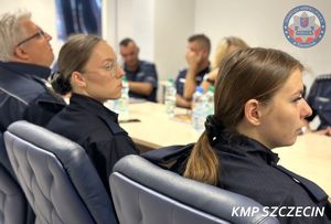 Komendant Miejski Policji w Szczecinie spotkał się z nowo przyjętymi funkcjonariuszami