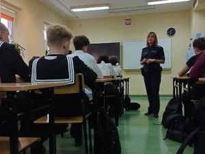 Przyszli maturzyści spotkali się z policjantami