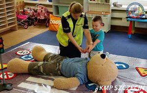 Misie Radarek i Gustaw uczą najmłodszych. Trwa akcja „Bezpieczna Droga do Szkoły” ze szczecińską „drogówką”