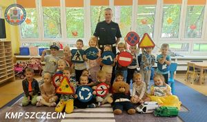 Misie Radarek i Gustaw uczą najmłodszych. Trwa akcja „Bezpieczna Droga do Szkoły” ze szczecińską „drogówką”