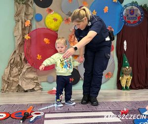 Misie Radarek i Gustaw uczą najmłodszych. Trwa akcja „Bezpieczna Droga do Szkoły” ze szczecińską „drogówką”