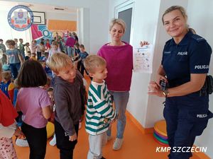 Dla bezpieczeństwa najmłodszych - spotkanie policjantki z uczniami w Szczecinie