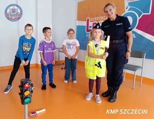 Dla bezpieczeństwa najmłodszych - spotkanie policjantki z uczniami w Szczecinie