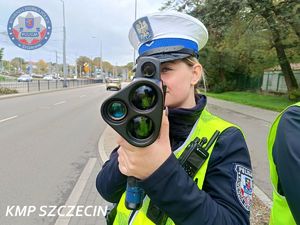 Trwa „Kaskadowy pomiar prędkości&quot; w Szczecinie. Policjanci zwalczają piratów drogowych