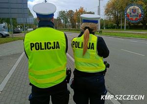 Trwa „Kaskadowy pomiar prędkości&quot; w Szczecinie. Policjanci zwalczają piratów drogowych