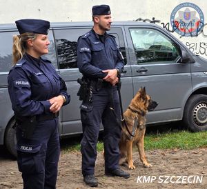 Policjanci uczą przedszkolaków, jak bezpiecznie obchodzić się ze zwierzętami oraz jak się zachować w kontaktach z obcymi osobami
