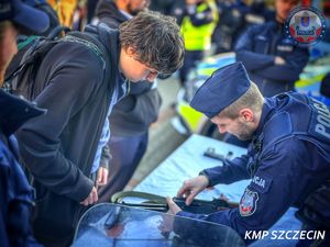 I „Dzień Otwarty” dla kandydatów do służby w Komisariacie Policji Szczecin - Dąbie za nami. Atrakcji i chętnych nie zabrakło