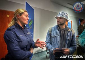 Giełda Pracy Uniwersytetu Szczecińskiego – policjanci zachęcali do służby w niebieskim mundurze