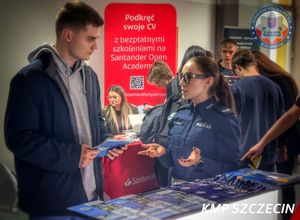 Giełda Pracy Uniwersytetu Szczecińskiego – policjanci zachęcali do służby w niebieskim mundurze