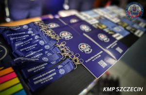 Giełda Pracy Uniwersytetu Szczecińskiego – policjanci zachęcali do służby w niebieskim mundurze