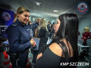 Giełda Pracy Uniwersytetu Szczecińskiego – policjanci zachęcali do służby w niebieskim mundurze
