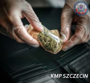 Awantura w autobusie zakończona interwencją policji. 23-latek wpadł z narkotykami