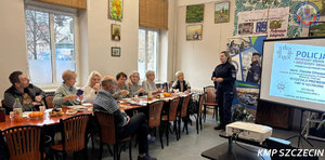 Bezpieczne święta bez oszustw. Policyjne spotkanie profilaktyczne z seniorami w Szczecinie