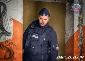 Bezdomni mogą liczyć na pomoc policjantów i służb współdziałających. Reaguj i nie bądź obojętny!
