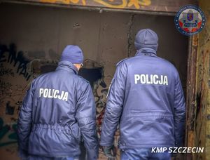 Bezdomni mogą liczyć na pomoc policjantów i służb współdziałających. Reaguj i nie bądź obojętny!