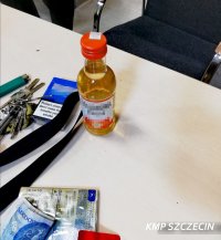 Uciekał przed policją pijany i pod wpływem narkotyków – zakończył jazdę na ogrodzeniu