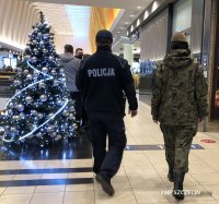 Przedświąteczne kontrole w szczecińskich galeriach handlowych