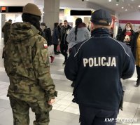 Przedświąteczne kontrole w szczecińskich galeriach handlowych