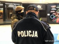 Przedświąteczne kontrole w szczecińskich galeriach handlowych